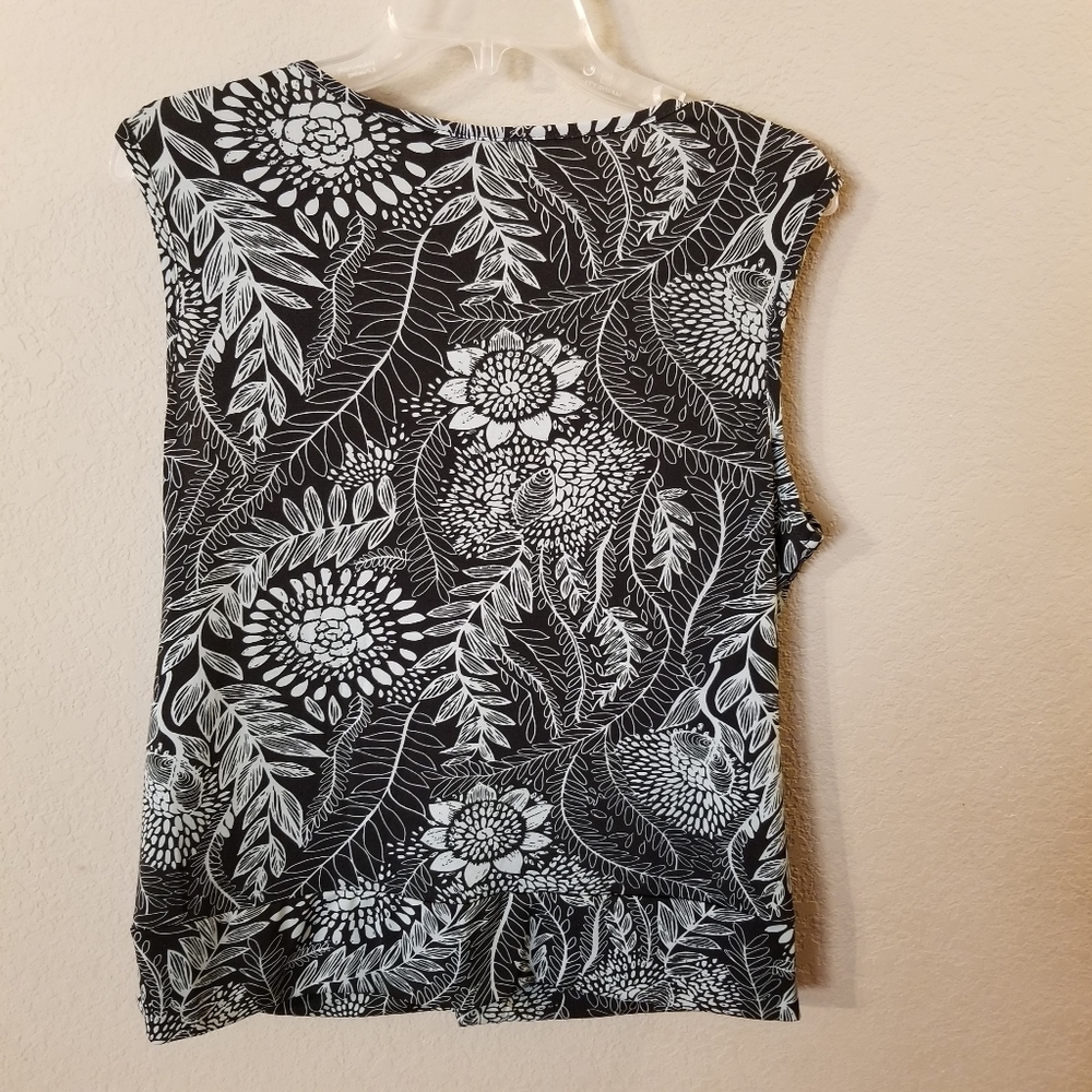Cato Women's New Black w/ Green Floral Print Sleeveless Top Size Large NWT - Picture 6 of 7
